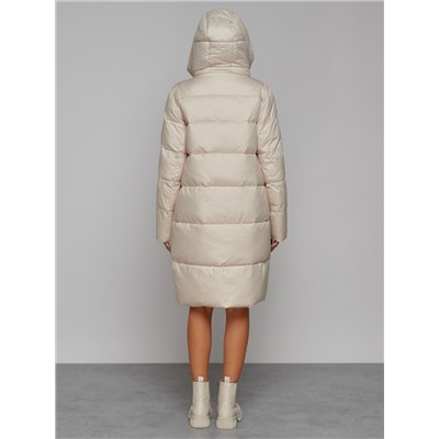 Пальто утепленное с капюшоном зимнее женское бежевого цвета 51155B