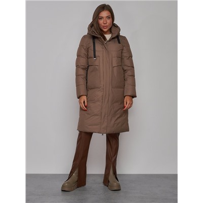 Пальто утепленное молодежное зимнее женское коричневого цвета 52331K