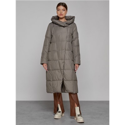 Пальто утепленное с капюшоном зимнее женское коричневого цвета 13363K